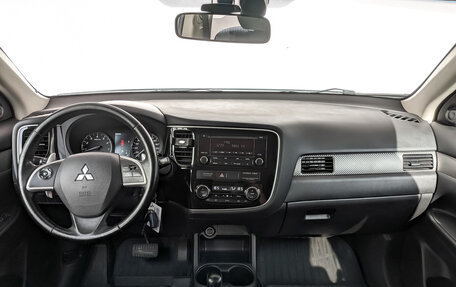 Mitsubishi Outlander III рестайлинг 3, 2013 год, 1 500 000 рублей, 14 фотография