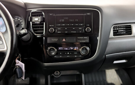 Mitsubishi Outlander III рестайлинг 3, 2013 год, 1 500 000 рублей, 15 фотография