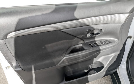 Mitsubishi Outlander III рестайлинг 3, 2013 год, 1 500 000 рублей, 19 фотография