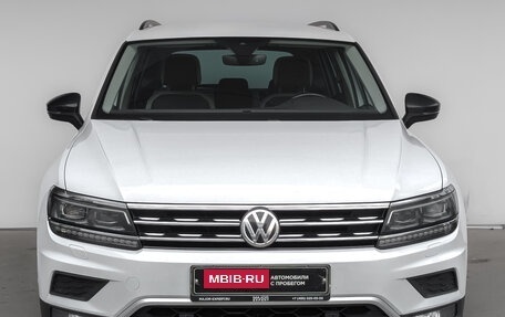 Volkswagen Tiguan II, 2019 год, 2 450 000 рублей, 2 фотография