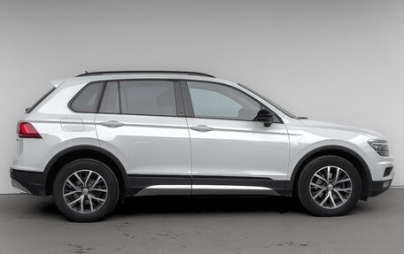 Volkswagen Tiguan II, 2019 год, 2 450 000 рублей, 4 фотография
