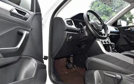 Volkswagen T-Roc I, 2022 год, 1 799 999 рублей, 10 фотография