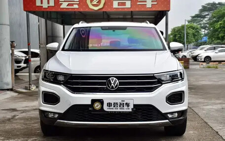 Volkswagen T-Roc I, 2022 год, 1 799 999 рублей, 3 фотография