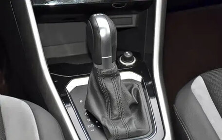 Volkswagen T-Roc I, 2022 год, 1 799 999 рублей, 9 фотография