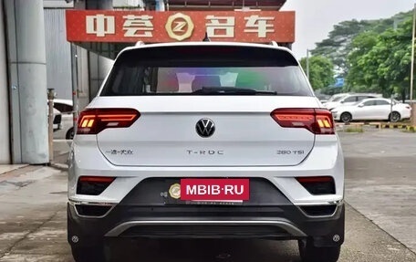 Volkswagen T-Roc I, 2022 год, 1 799 999 рублей, 4 фотография