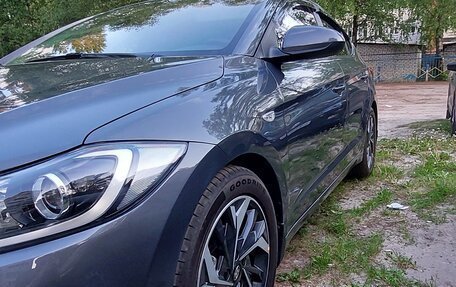 Hyundai Elantra VI рестайлинг, 2017 год, 1 550 000 рублей, 12 фотография