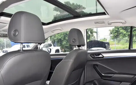 Volkswagen T-Roc I, 2022 год, 1 799 999 рублей, 13 фотография