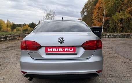 Volkswagen Jetta VI, 2013 год, 1 180 000 рублей, 2 фотография