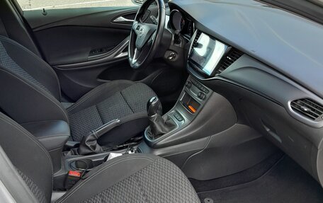 Opel Astra K, 2018 год, 1 250 000 рублей, 15 фотография