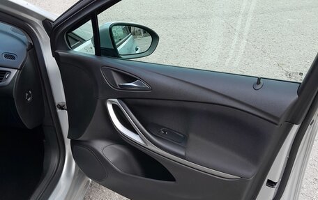 Opel Astra K, 2018 год, 1 250 000 рублей, 13 фотография