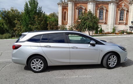 Opel Astra K, 2018 год, 1 250 000 рублей, 6 фотография