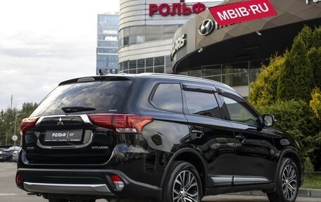 Mitsubishi Outlander III рестайлинг 3, 2018 год, 1 895 000 рублей, 5 фотография