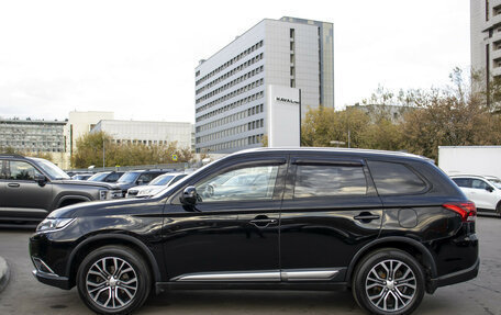 Mitsubishi Outlander III рестайлинг 3, 2018 год, 1 895 000 рублей, 8 фотография
