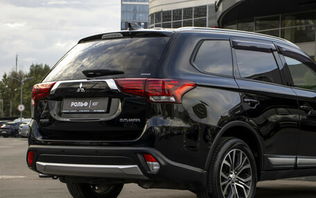 Mitsubishi Outlander III рестайлинг 3, 2018 год, 1 895 000 рублей, 23 фотография