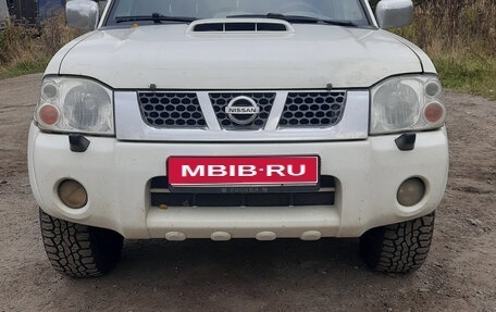 Nissan NP300, 2012 год, 900 000 рублей, 1 фотография