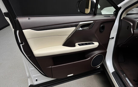Lexus RX IV рестайлинг, 2016 год, 4 500 000 рублей, 11 фотография