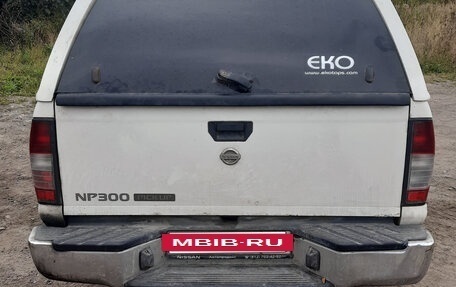 Nissan NP300, 2012 год, 900 000 рублей, 3 фотография