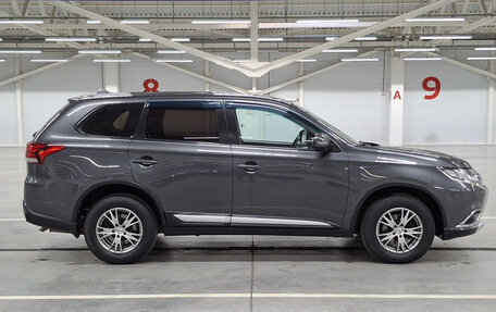 Mitsubishi Outlander III рестайлинг 3, 2015 год, 1 649 000 рублей, 8 фотография
