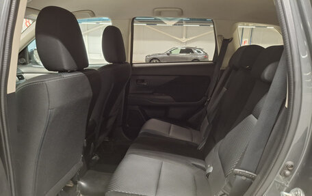 Mitsubishi Outlander III рестайлинг 3, 2015 год, 1 649 000 рублей, 16 фотография