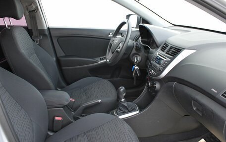 Hyundai Solaris II рестайлинг, 2015 год, 945 000 рублей, 13 фотография