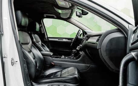 Volkswagen Touareg III, 2015 год, 1 999 000 рублей, 11 фотография