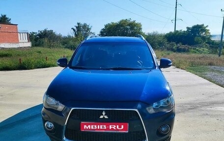 Mitsubishi Outlander III рестайлинг 3, 2010 год, 815 000 рублей, 1 фотография