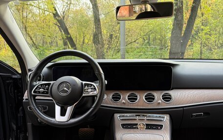 Mercedes-Benz E-Класс, 2019 год, 3 700 000 рублей, 5 фотография