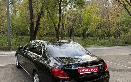 Mercedes-Benz E-Класс, 2019 год, 3 700 000 рублей, 4 фотография