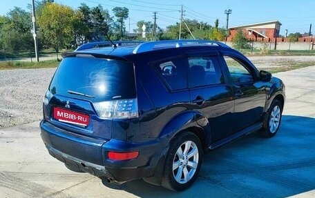 Mitsubishi Outlander III рестайлинг 3, 2010 год, 815 000 рублей, 4 фотография