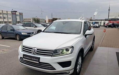 Volkswagen Touareg III, 2015 год, 2 380 000 рублей, 2 фотография
