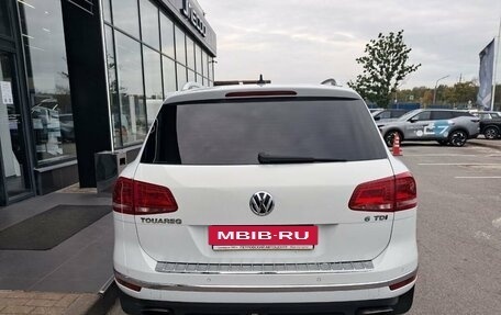 Volkswagen Touareg III, 2015 год, 2 380 000 рублей, 8 фотография