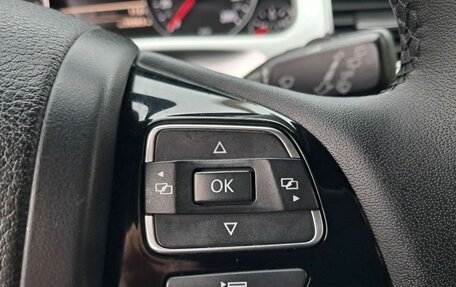 Volkswagen Touareg III, 2015 год, 2 380 000 рублей, 13 фотография