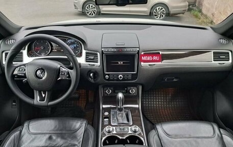 Volkswagen Touareg III, 2015 год, 2 380 000 рублей, 10 фотография