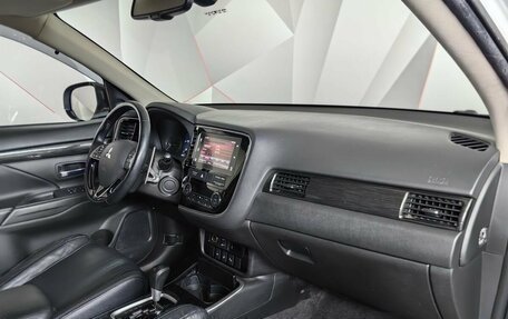 Mitsubishi Outlander III рестайлинг 3, 2018 год, 2 047 000 рублей, 9 фотография