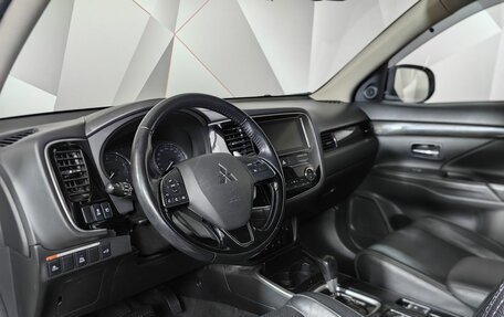 Mitsubishi Outlander III рестайлинг 3, 2018 год, 2 047 000 рублей, 14 фотография