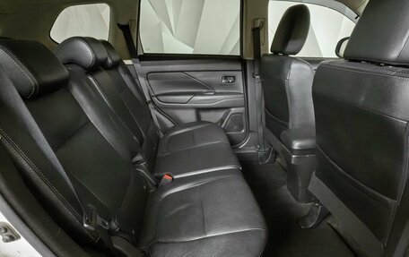 Mitsubishi Outlander III рестайлинг 3, 2018 год, 2 047 000 рублей, 12 фотография