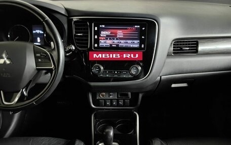 Mitsubishi Outlander III рестайлинг 3, 2018 год, 2 047 000 рублей, 11 фотография