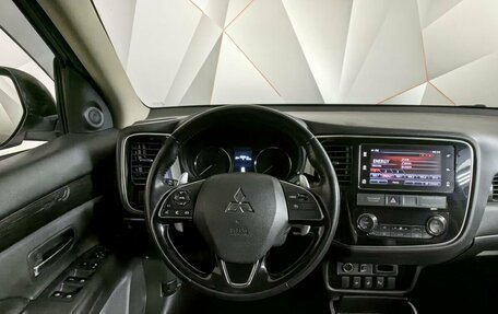Mitsubishi Outlander III рестайлинг 3, 2018 год, 2 047 000 рублей, 15 фотография