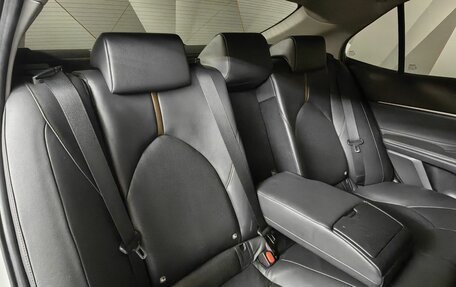 Toyota Camry, 2019 год, 2 295 000 рублей, 14 фотография