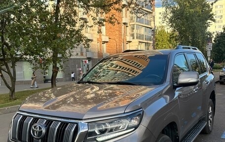 Toyota Land Cruiser Prado 150 рестайлинг 2, 2018 год, 3 890 000 рублей, 1 фотография