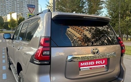 Toyota Land Cruiser Prado 150 рестайлинг 2, 2018 год, 3 890 000 рублей, 6 фотография