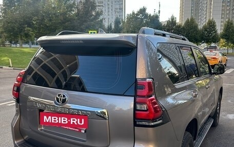 Toyota Land Cruiser Prado 150 рестайлинг 2, 2018 год, 3 890 000 рублей, 4 фотография