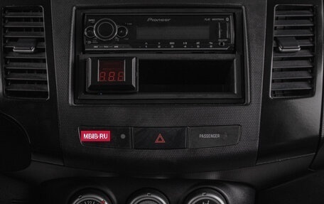 Mitsubishi Outlander III рестайлинг 3, 2007 год, 1 299 000 рублей, 13 фотография