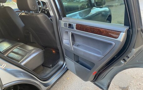 Volkswagen Touareg III, 2006 год, 725 000 рублей, 11 фотография