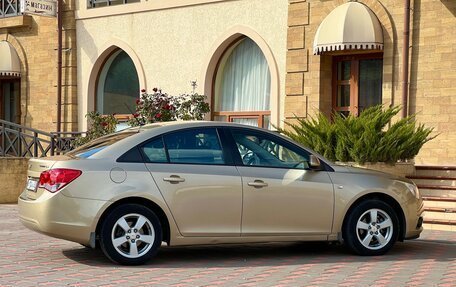 Chevrolet Cruze II, 2009 год, 685 000 рублей, 3 фотография