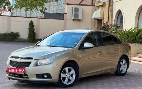 Chevrolet Cruze II, 2009 год, 685 000 рублей, 8 фотография