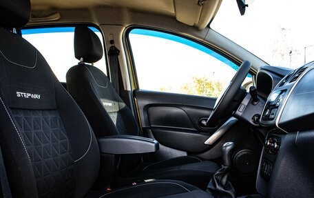 Renault Sandero II рестайлинг, 2015 год, 999 000 рублей, 12 фотография