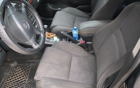 Toyota Avensis III рестайлинг, 2004 год, 950 000 рублей, 5 фотография