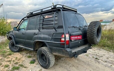 Toyota Land Cruiser 100 рестайлинг 2, 2006 год, 3 500 000 рублей, 3 фотография