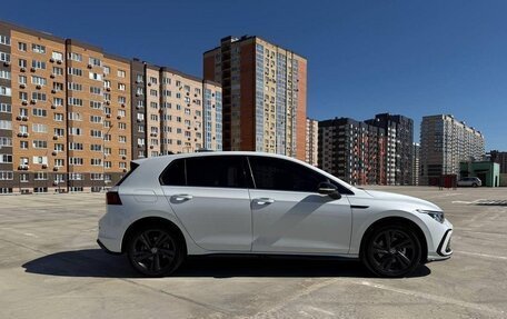 Volkswagen Golf VIII, 2022 год, 1 900 000 рублей, 2 фотография